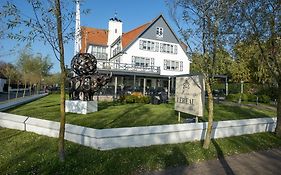 Lebeau Hotel